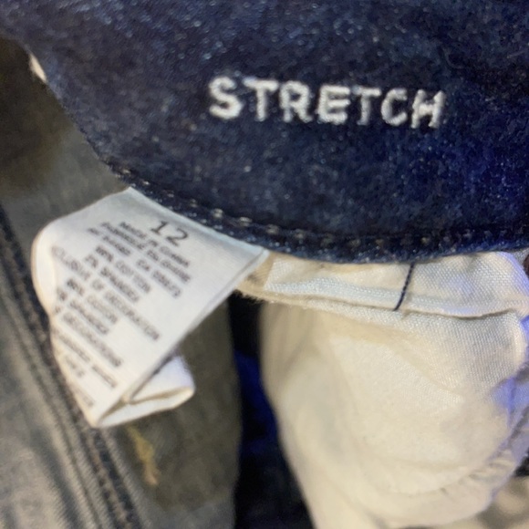 American Eagle woman’s cutoff denim shorties - Picture 4 of 4